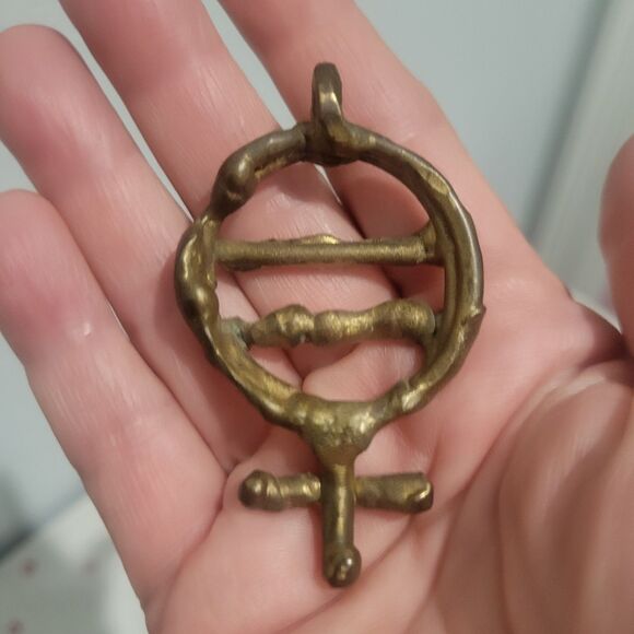 Vtg Equal Rights Brutalist Pendant Judith Meuli Brass 1978 RARE N.O.W. Piece - Picture 2 of 8